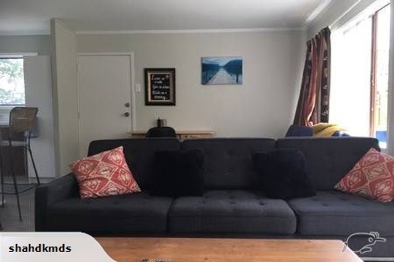 Photo of property in 21 Sispara Place, Beach Haven, Auckland, 0626