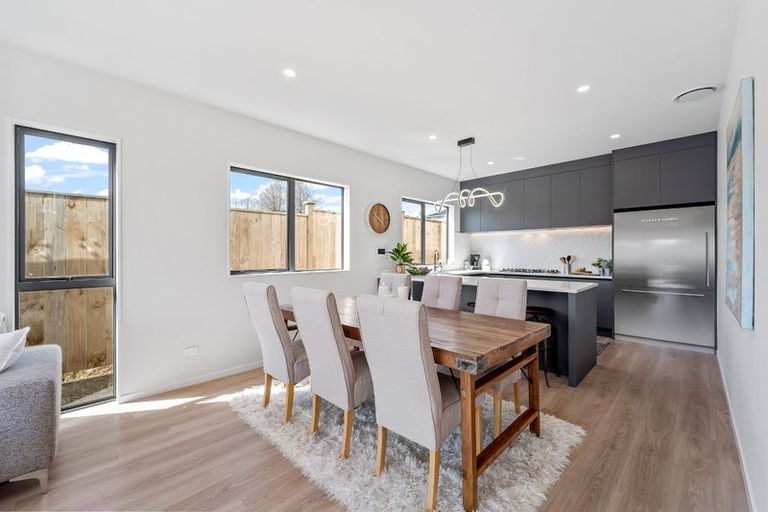 Photo of property in 21b Montgomery Avenue, Belmont, Auckland, 0622