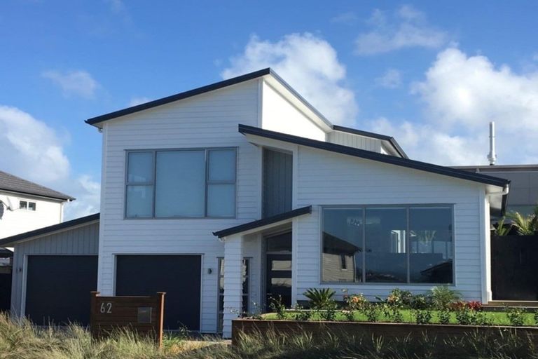 Photo of property in 62 Caldera Drive, Long Bay, Auckland, 0630