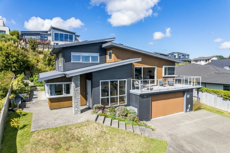 Photo of property in 22 Ships Cove, Whitby, Porirua, 5024
