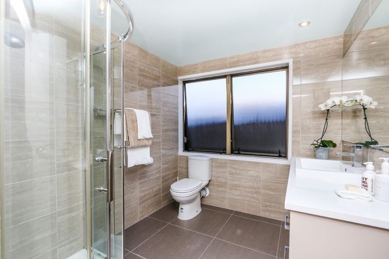 Photo of property in 37 Fratley Avenue, Farm Cove, Auckland, 2012