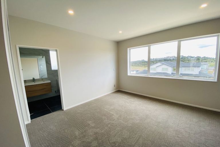Photo of property in 38 Takurua Terrace, Orewa, 0931