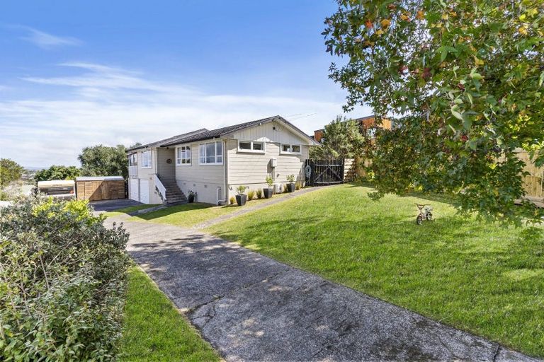 Photo of property in 32 Windy Ridge Road, Glenfield, Auckland, 0629