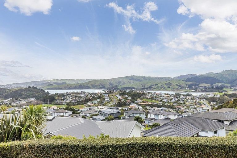Photo of property in 75 Endeavour Drive, Whitby, Porirua, 5024