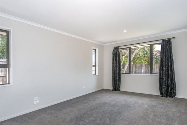 Photo of property in 94 Palmers Road, New Brighton, Christchurch, 8083