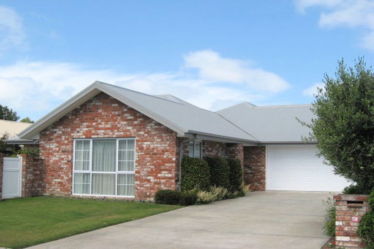 Photo of property in 8 Avon Gate, Russley, Christchurch, 8042