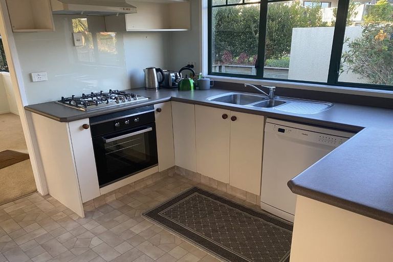 Photo of property in 6 Pararewa Drive, Whalers Gate, New Plymouth, 4310