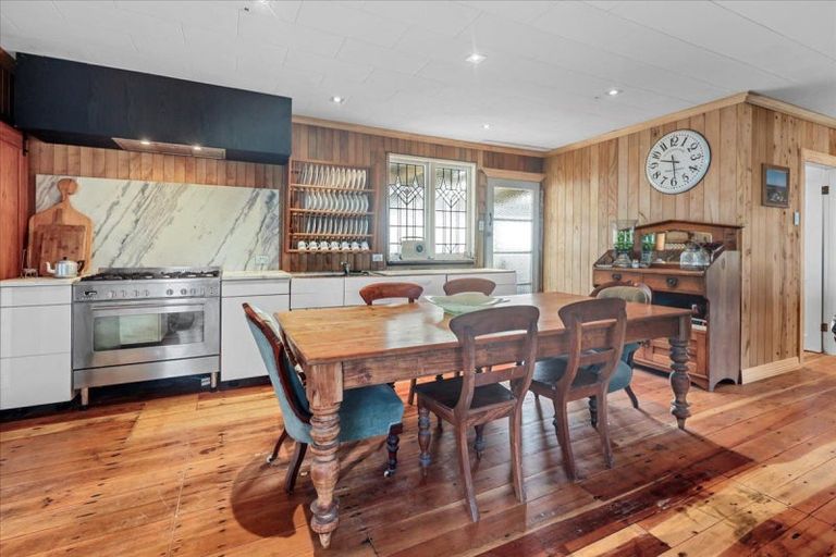 Photo of property in 8 Point Road, Mokau, 4376