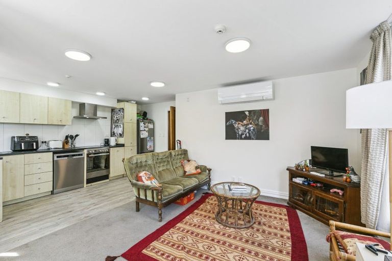 Photo of property in 49 Devon Street, Aro Valley, Wellington, 6021