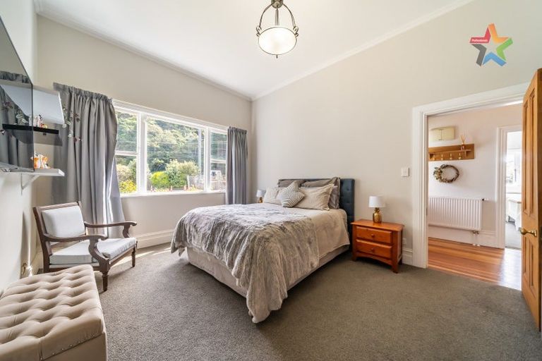 Photo of property in 32 Riddlers Crescent, Petone, Lower Hutt, 5012