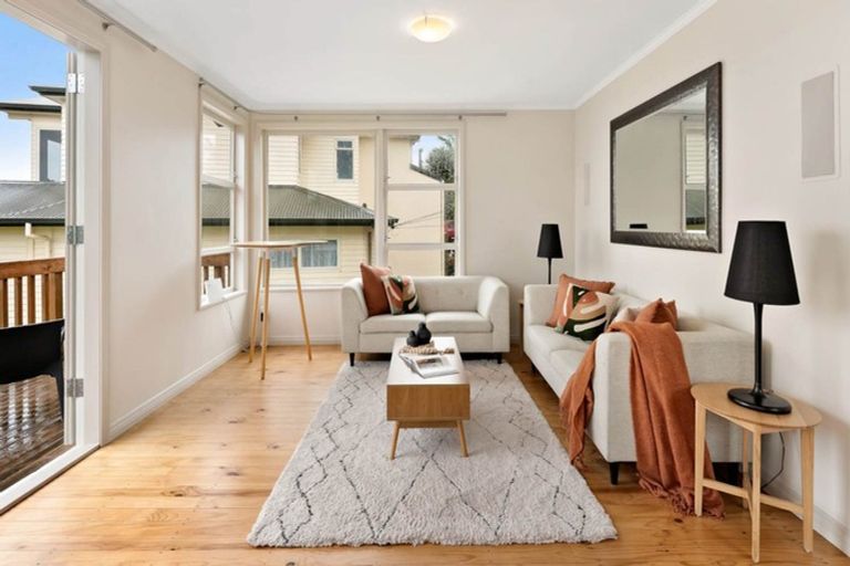 Photo of property in 123 Browns Bay Road, Browns Bay, Auckland, 0630