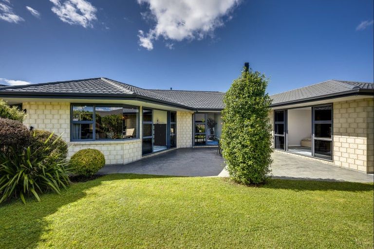 Photo of property in 9a Brooklands Drive, Havelock North, 4130