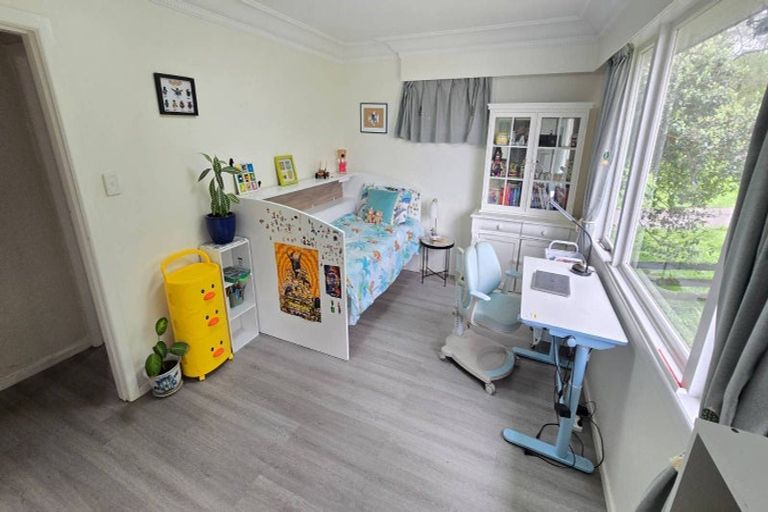 Photo of property in 15 Sherwood Avenue, Te Atatu South, Auckland, 0610