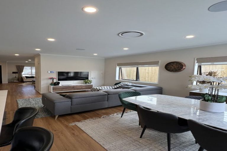 Photo of property in 92 Ksenia Drive, Flat Bush, Auckland, 2019