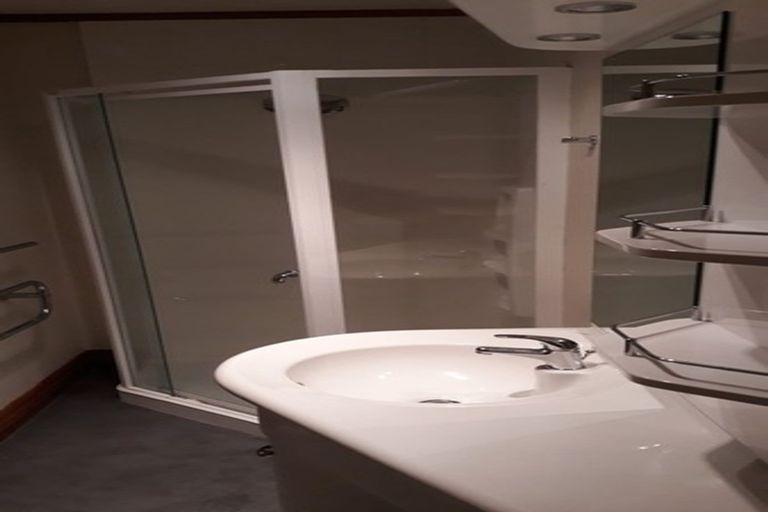 Photo of property in 2/141 Fitzherbert Avenue, West End, Palmerston North, 4410