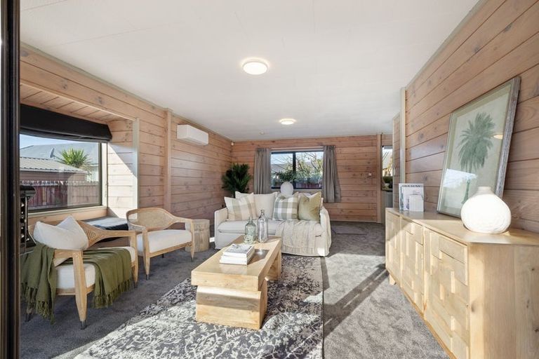 Photo of property in 1/108 Breezes Road, Avondale, Christchurch, 8061