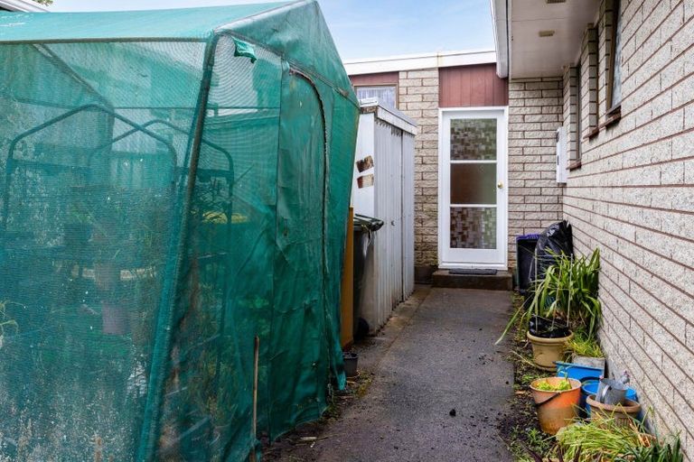 Photo of property in 6 Kamahi Place, Inglewood, 4330