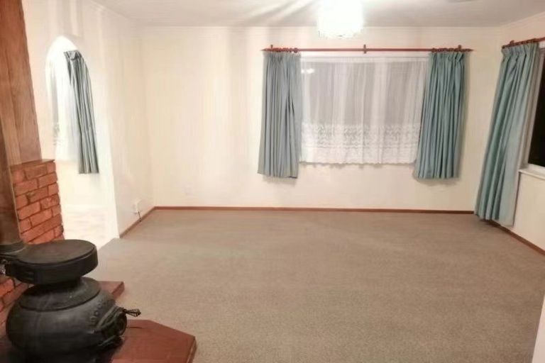 Photo of property in 32 Arapiko Street, Johnsonville, Wellington, 6037