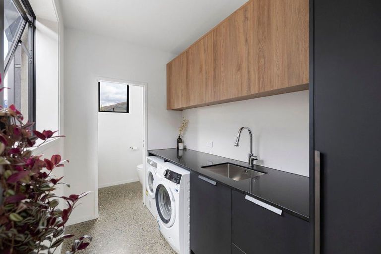 Photo of property in 52 Cunninghams Drive, Jacks Point, Queenstown, 9371