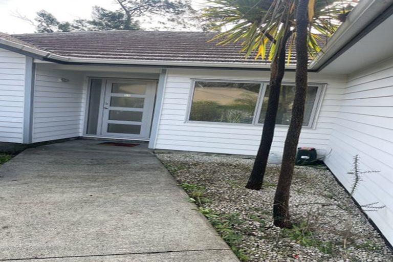 Photo of property in 98 Tiriwa Drive, Massey, Auckland, 0614