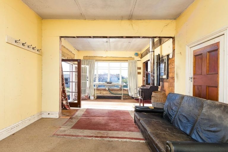 Photo of property in 3 Caernarvon Street, Waimate, 7924