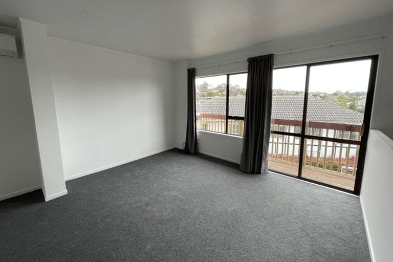 Photo of property in 2/15 Louise Place, Browns Bay, Auckland, 0630