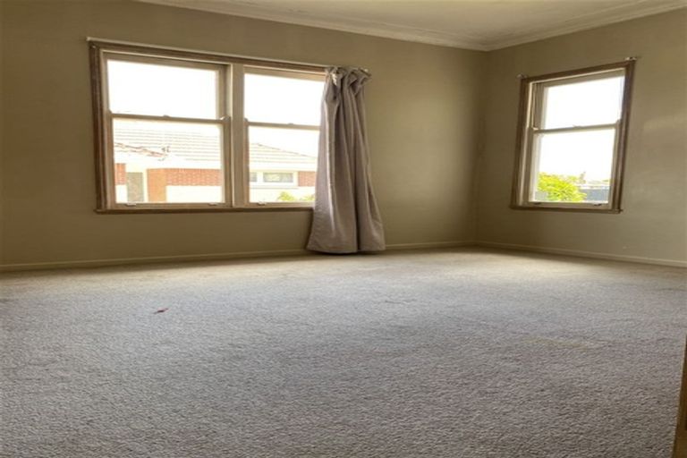 Photo of property in 2 Rogers Road, Manurewa, Auckland, 2102