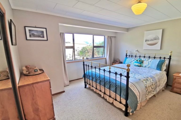 Photo of property in 33 Gawler Street, Te Horo Beach, Otaki, 5581