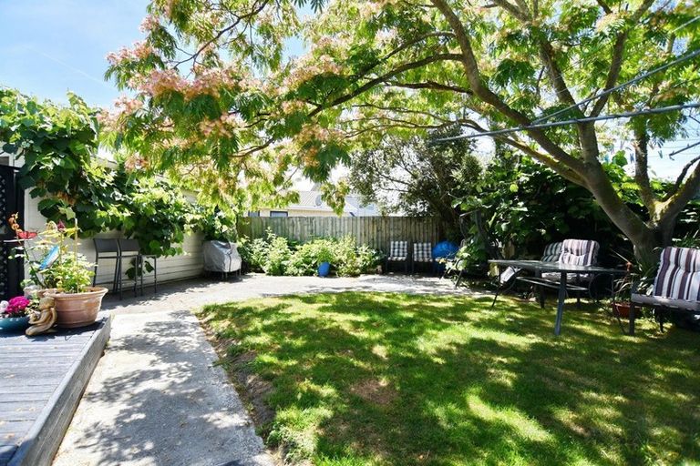 Photo of property in 28 Cowes Street, Avondale, Christchurch, 8061