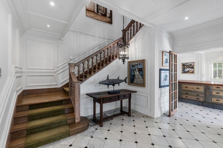 Photo of property in 11 Stanley Point Road, Stanley Point, Auckland, 0624