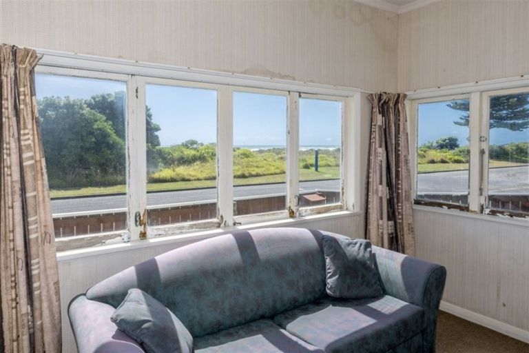 Photo of property in 26 Marine Parade, Otaki Beach, Otaki, 5512