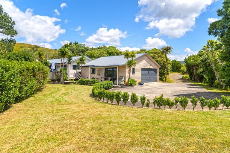 Photo of property in 108 Horongaherehere Row, Te Rerenga, Coromandel, 3582