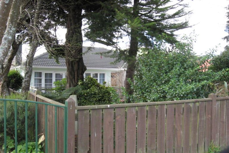 Photo of property in 24 Fraser Street, Wainuiomata, Lower Hutt, 5014