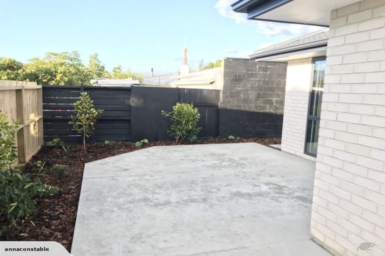 Photo of property in 30 Queenwood Road, Levin, 5510