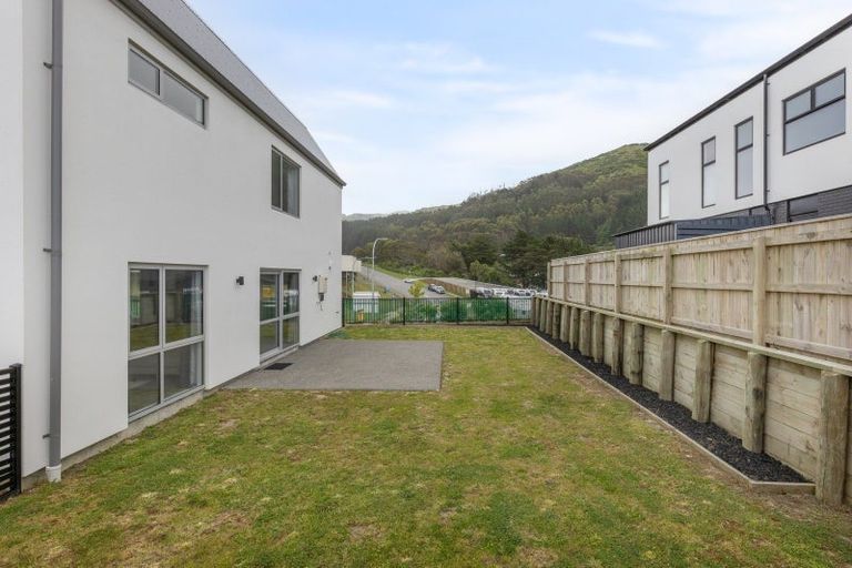 Photo of property in 60 Hokioi Drive, Kenepuru, Porirua, 5022