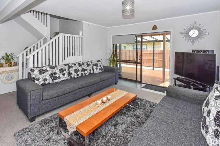 Photo of property in 2/104 Tui Road, Papatoetoe, Auckland, 2025