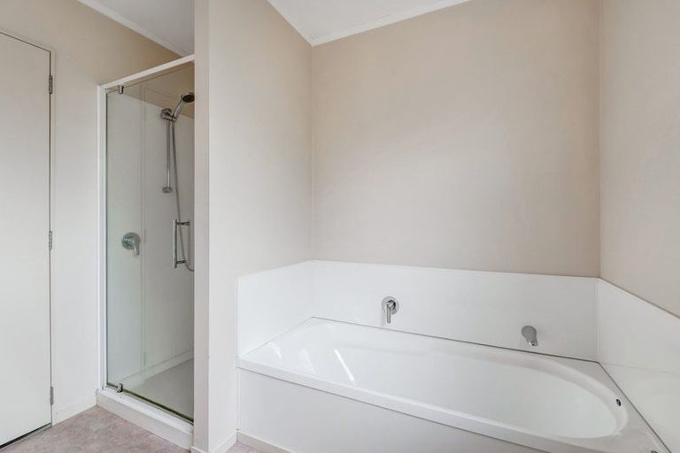 Photo of property in 34 Cabeleigh Drive, Helensville, 0800