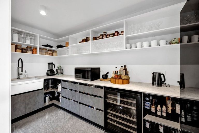 Photo of property in Tapuae, 21 Washer Road, Omata, New Plymouth, 4374