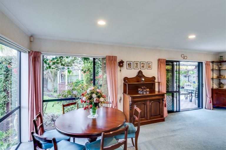 Photo of property in 1 Sloane Place, Taradale, Napier, 4112