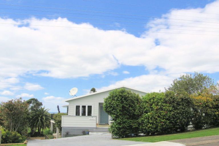 Photo of property in 19 The Crescent, Waihi Beach, 3611