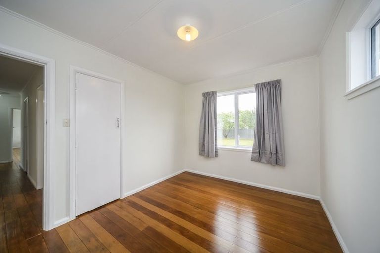 Photo of property in 649 Featherston Street, Roslyn, Palmerston North, 4414