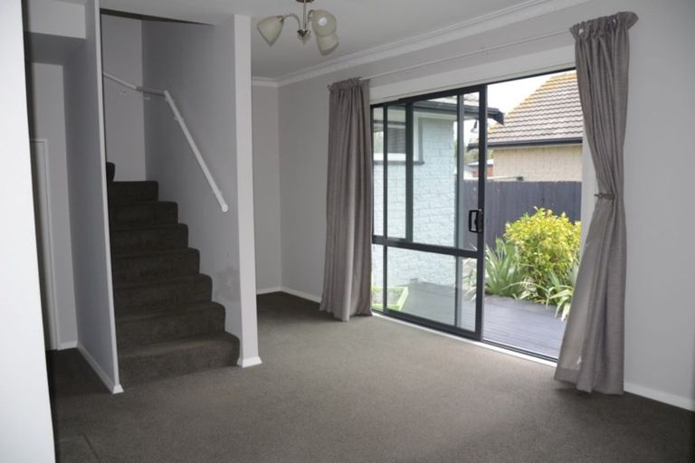 Photo of property in 33 Farnborough Street, Aranui, Christchurch, 8061