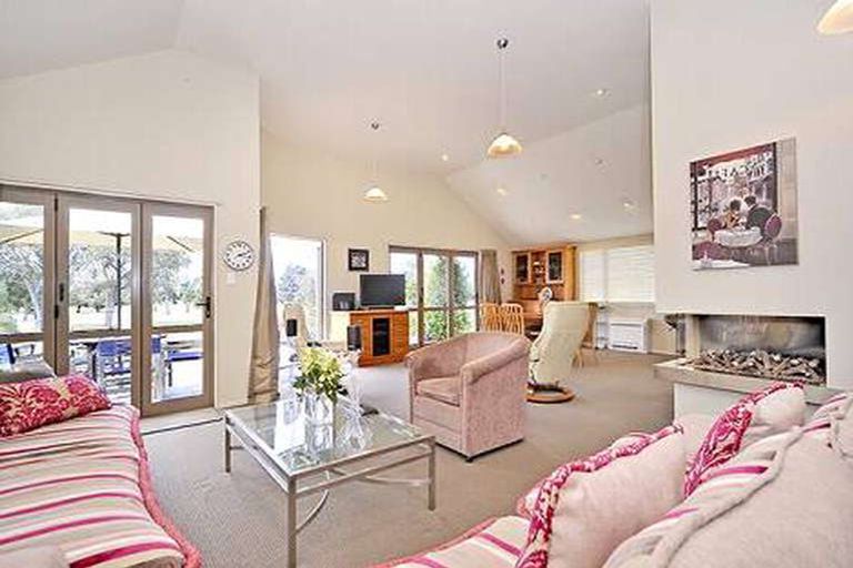 Photo of property in 3 Windsor Street, Terrace End, Palmerston North, 4410