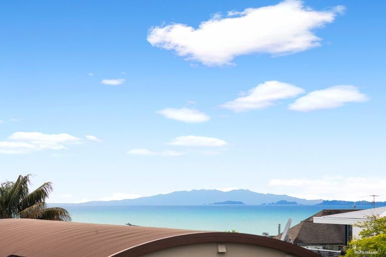 Photo of property in 1/67 Seaview Road, Castor Bay, Auckland, 0620