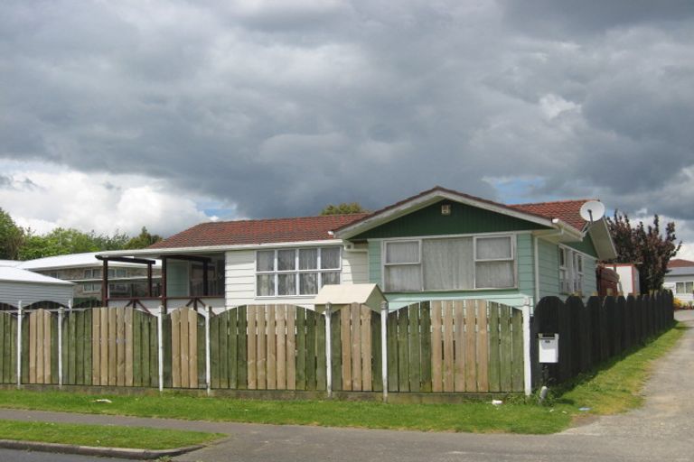 Photo of property in 4 Burbank Avenue, Manurewa, Auckland, 2102