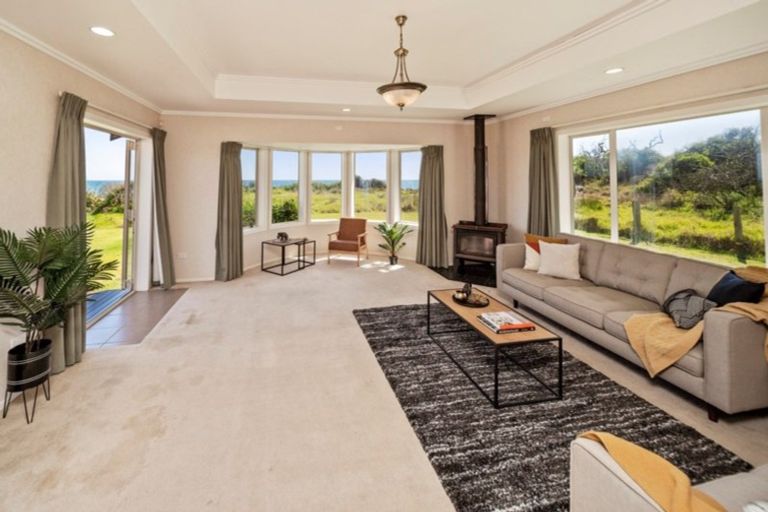 Photo of property in 282 Tai Road, Opunake, 4681