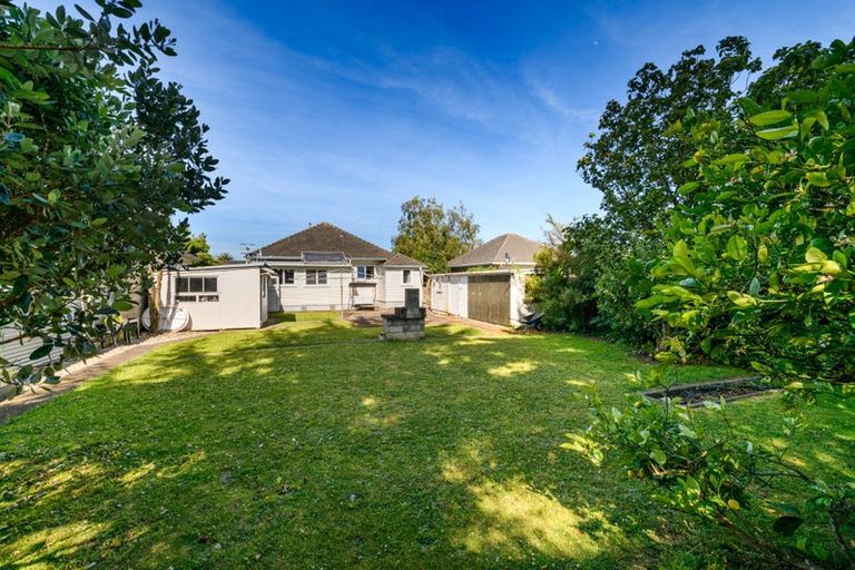 Photo of property in 43 Ihle Street, Terrace End, Palmerston North, 4410
