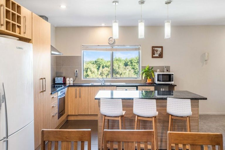 Photo of property in 8 Bob Craig Place, Pukekohe, 2120