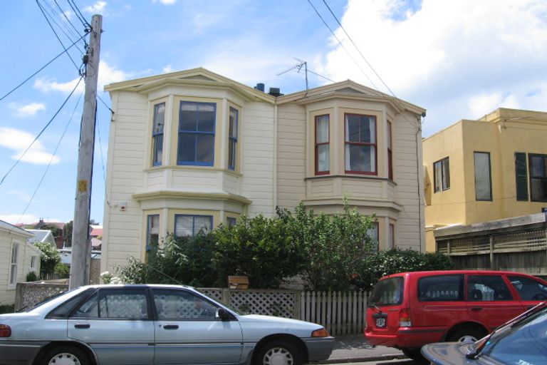 Photo of property in 25 Queen Street, Mount Victoria, Wellington, 6011