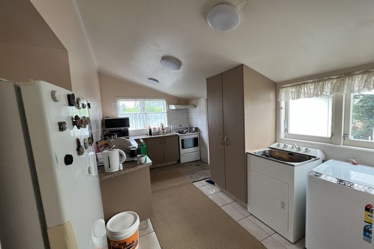 Photo of property in 48 Brandon Road, Glen Eden, Auckland, 0602